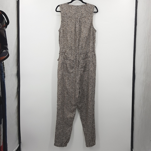 Banana Republic Tencel Wrap-Jumpsuit In Leopard Print 12 LIKE NEW - Picture 7 of 12